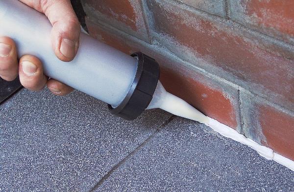 Сколько времени сохнет герметик по бетону?
